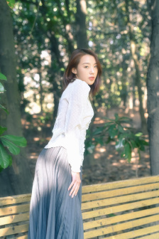 女教师hd中字版高清费看